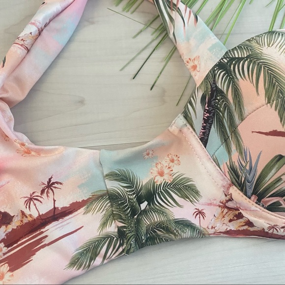 Agua Bendita Underwire Bikini Top - Picture 6 of 15